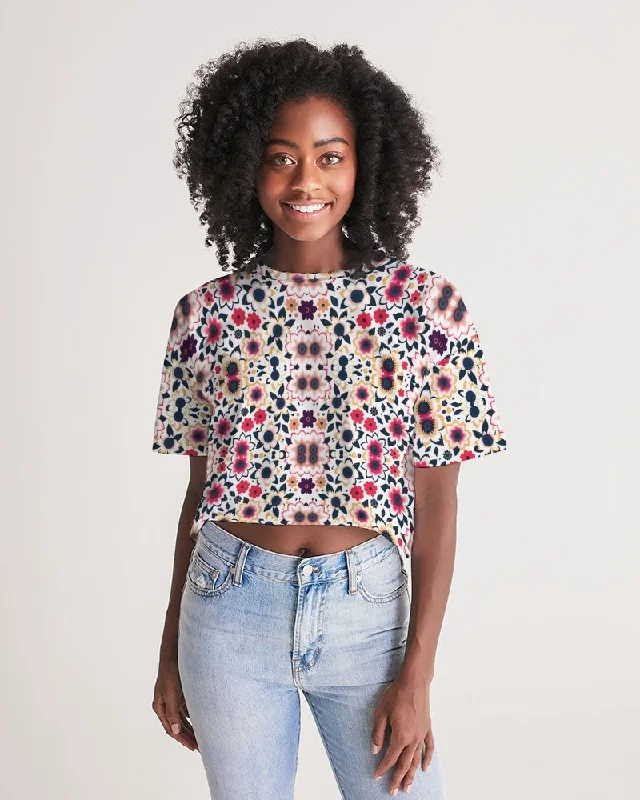 Abstract flower pattern Women's All-Over Print Lounge Cropped Tee